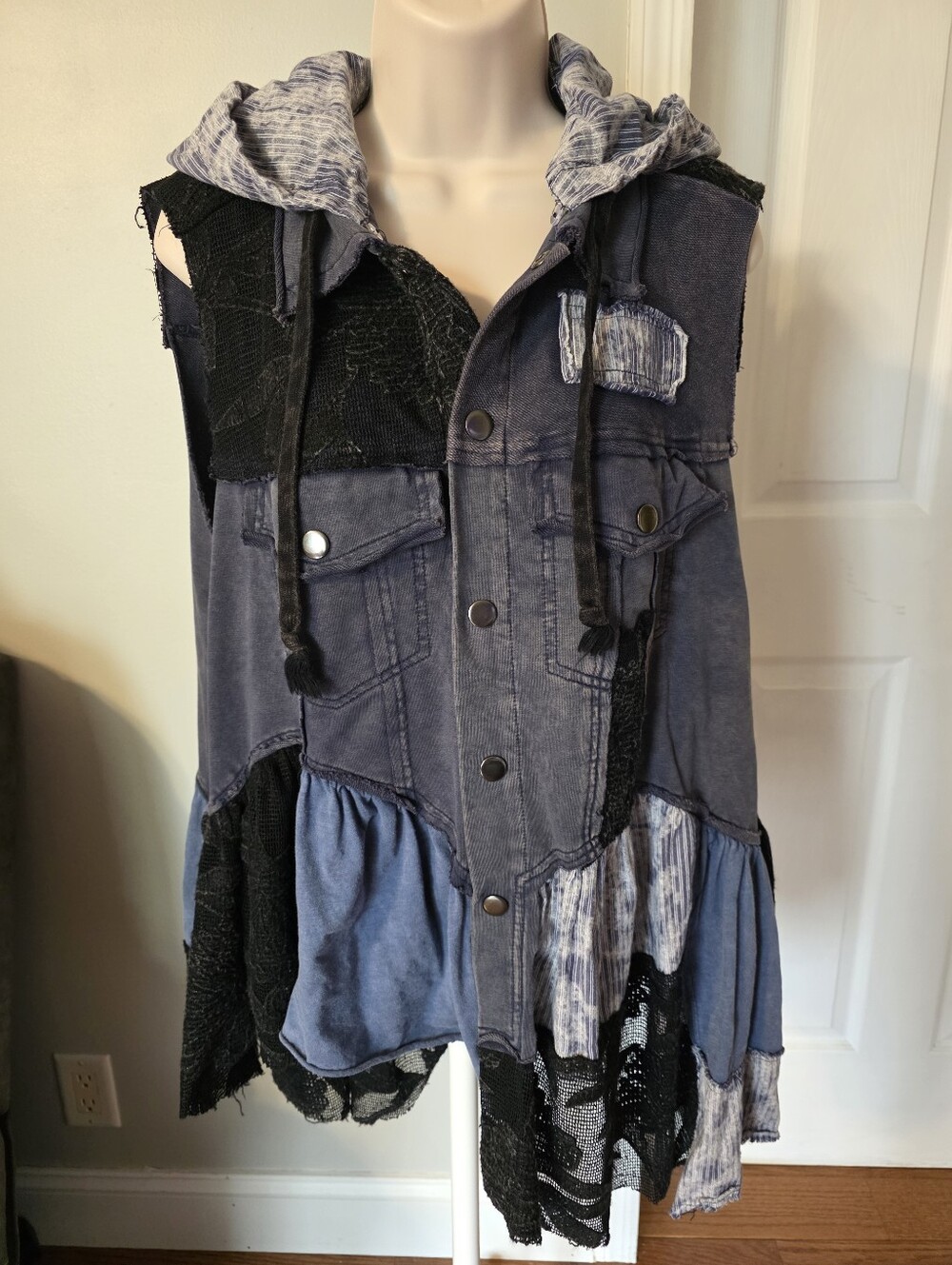 Oli & Hali Sleeveless Hooded Top